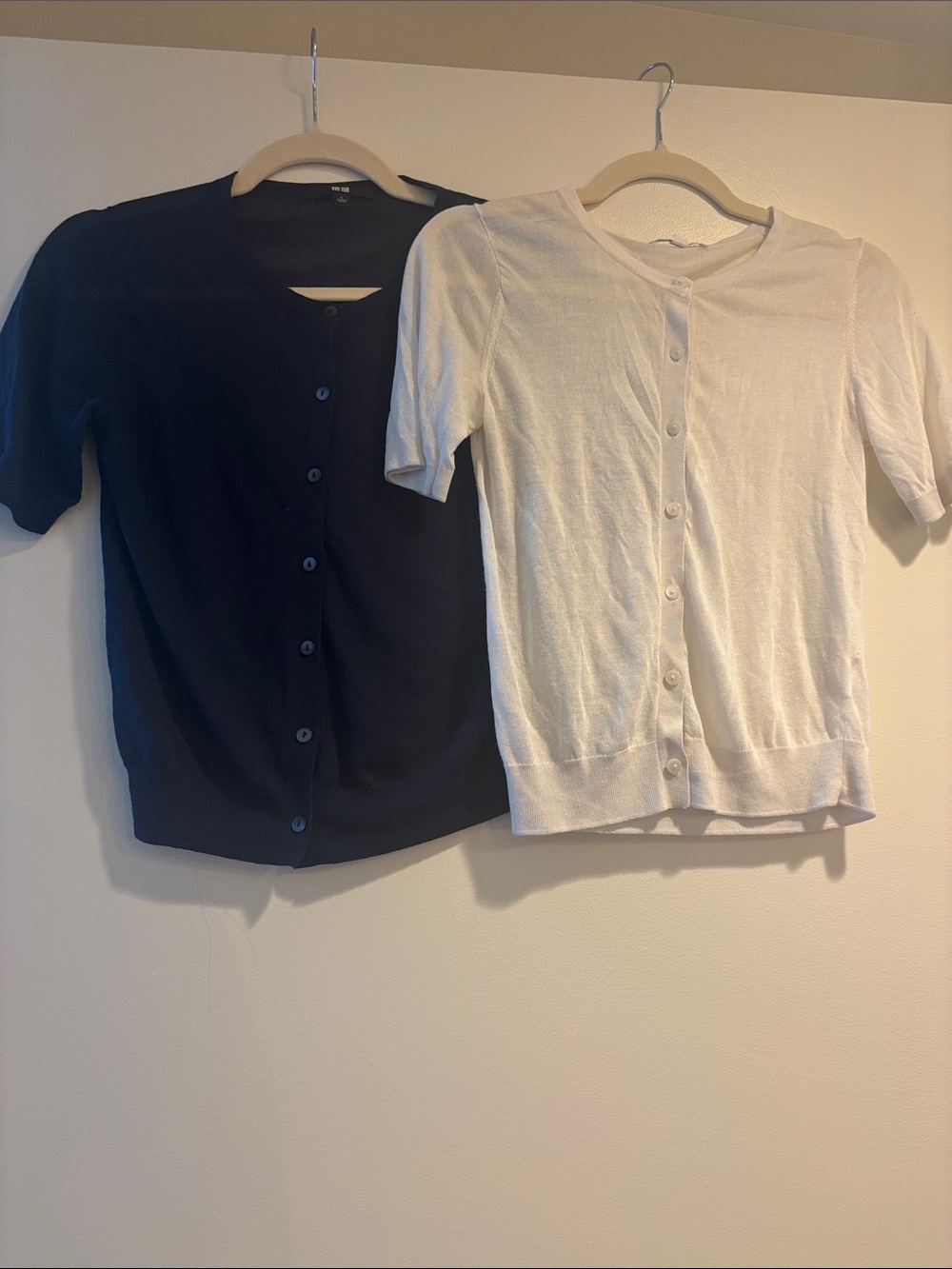 Uniqlo Airism Cropped UV Cardigan in White